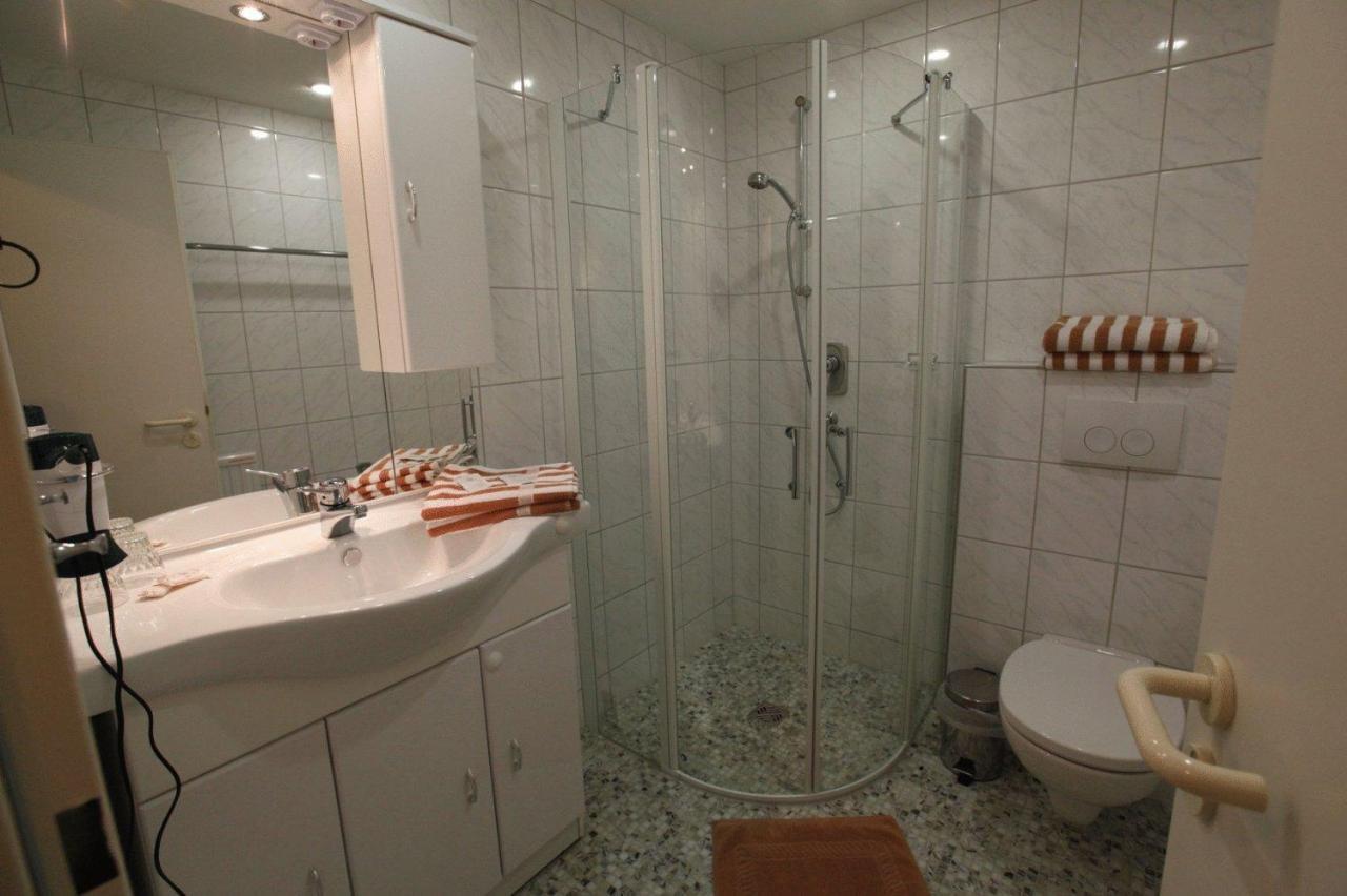 Hotel Krone Stuehlingen - Das Tor Zum Suedschwarzwald Room photo